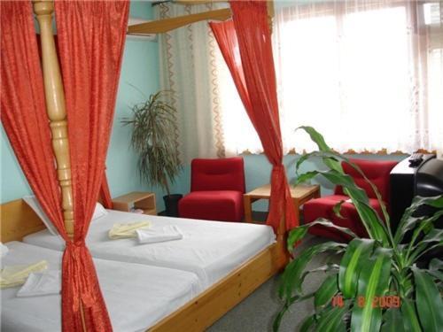 Family Hotel Natalis ヒサリャ 部屋 写真